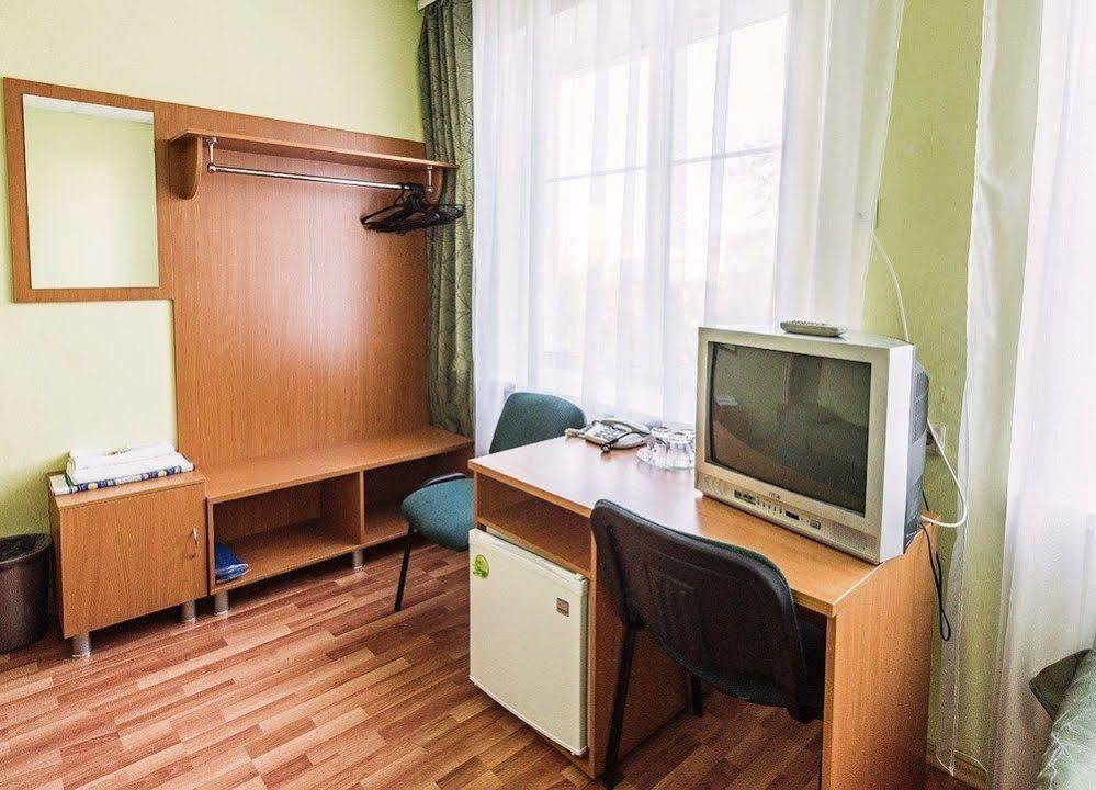 Bolshoy Ural Hotel エカテリンブルク エクステリア 写真